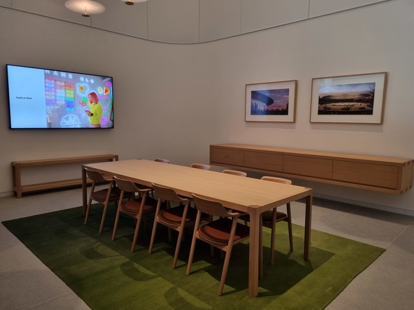 서울 중구 '센터포인트 명동' 건물에 위치한 '애플 명동' 2층 '보드룸'/사진=김가은 기자