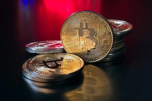 [크립토 브리핑] 美·中 무역갈등 여전...비트<b>코인</b> 1억5700원선 후퇴