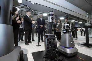 피지컬 AI 확장 예고한 네이버...가사도우미 대신 로봇 협력시스템 '주... - 뉴스 썸네일 이미지